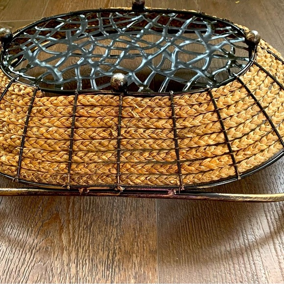 Woven Basket with Metal Frame - Picture 7 of 12